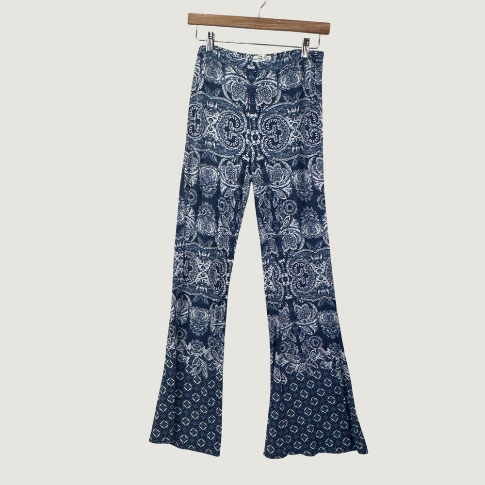 Abercrombie & Fitch Womens Blue Paisley Flare Yoga Pants Leggings Size S